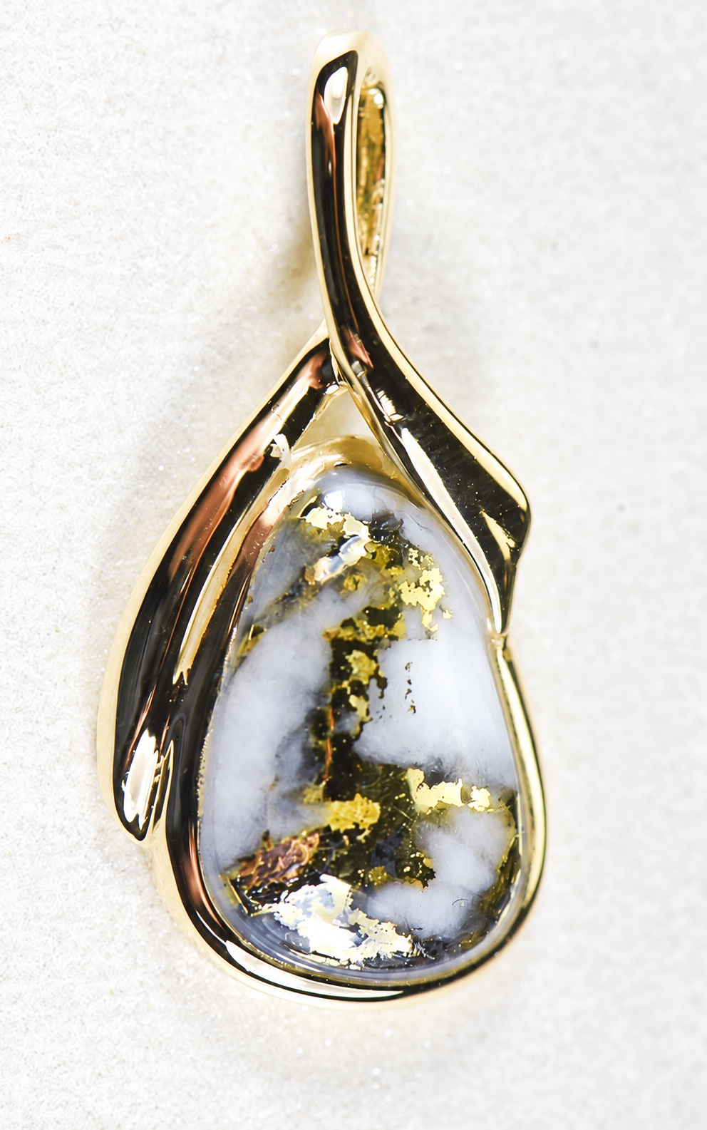 Curved Gold Quartz Pendant